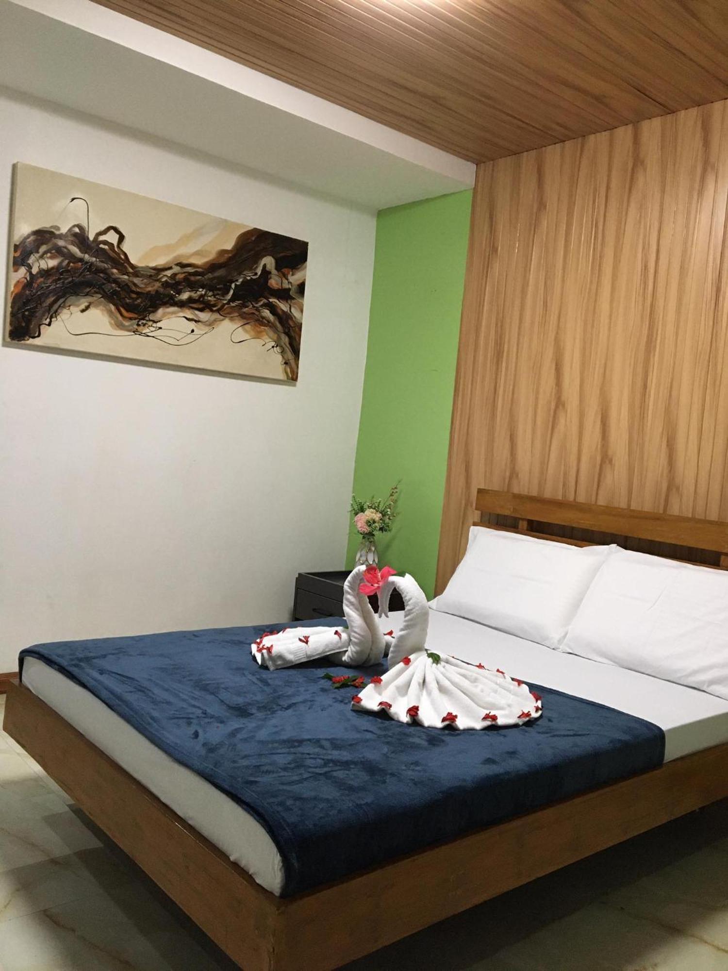 Gbu Loboc River Guesthouse Exterior photo